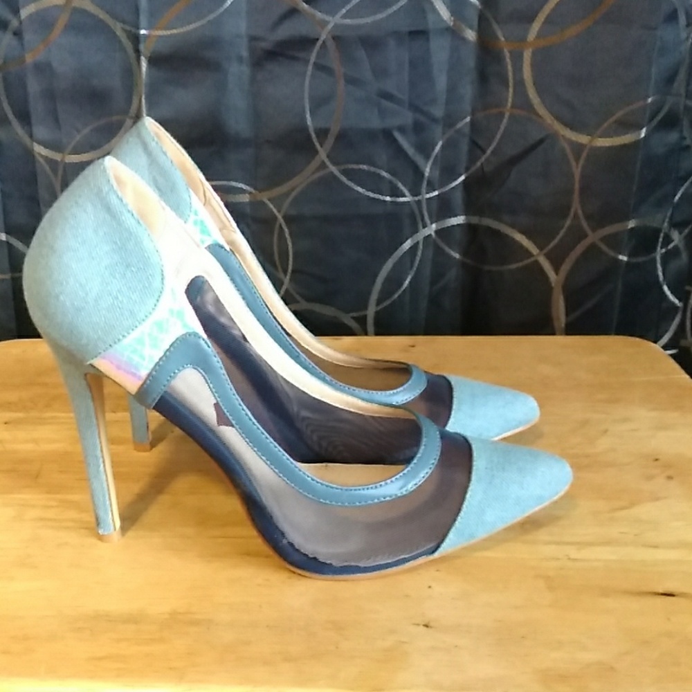 Heels - Picture 2 of 3
